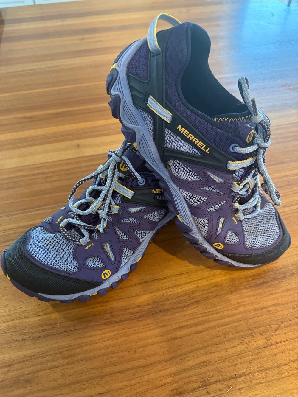 EUC Merrell All Out Blaze Vented Trail Hiking Shoe Size 10 parachute purple